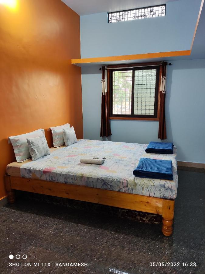Vaibhav Home Stay Хампи Екстериор снимка