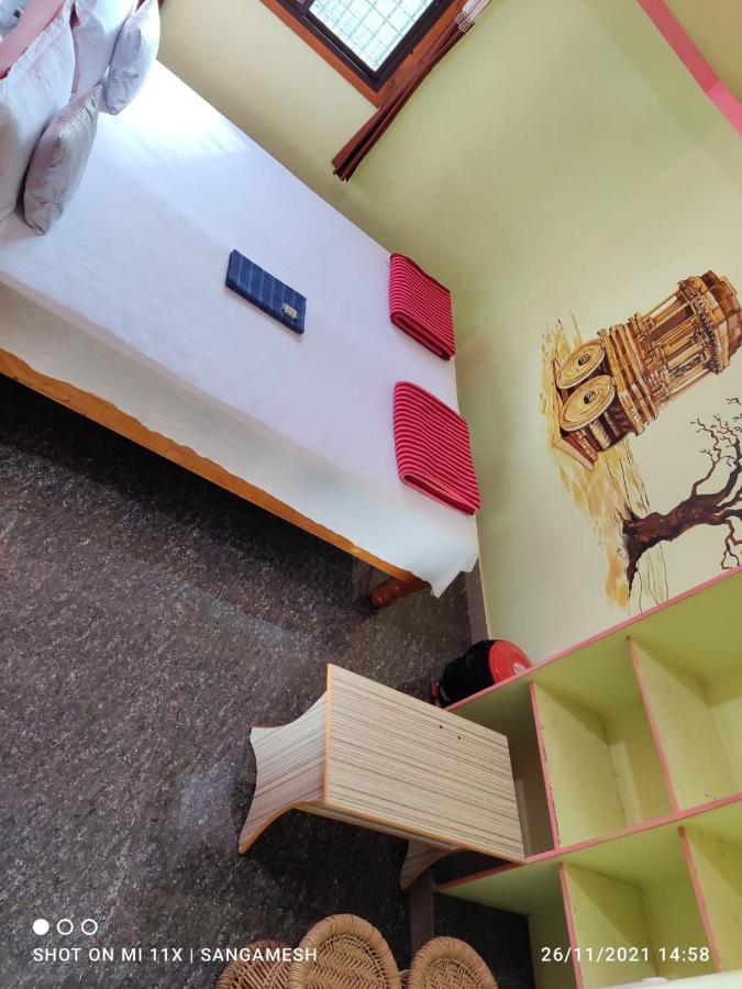 Vaibhav Home Stay Хампи Екстериор снимка