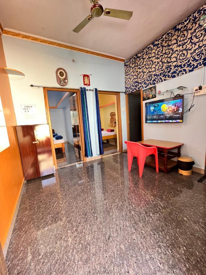 Vaibhav Home Stay Хампи Екстериор снимка