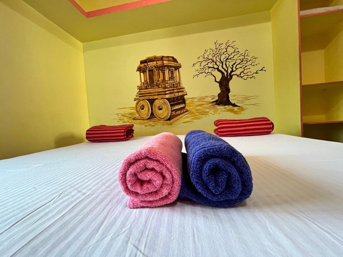 Vaibhav Home Stay Хампи Екстериор снимка
