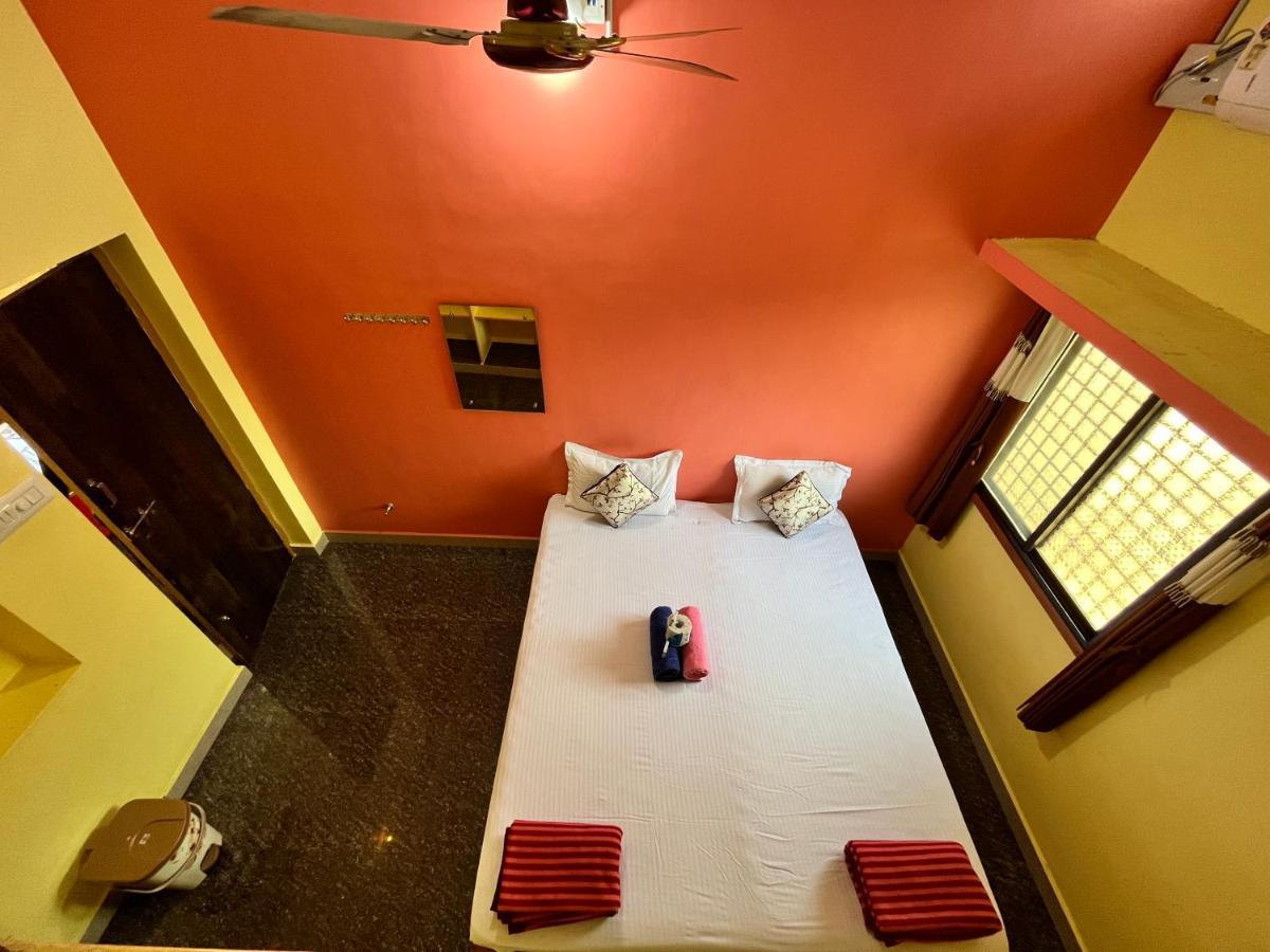 Vaibhav Home Stay Хампи Екстериор снимка