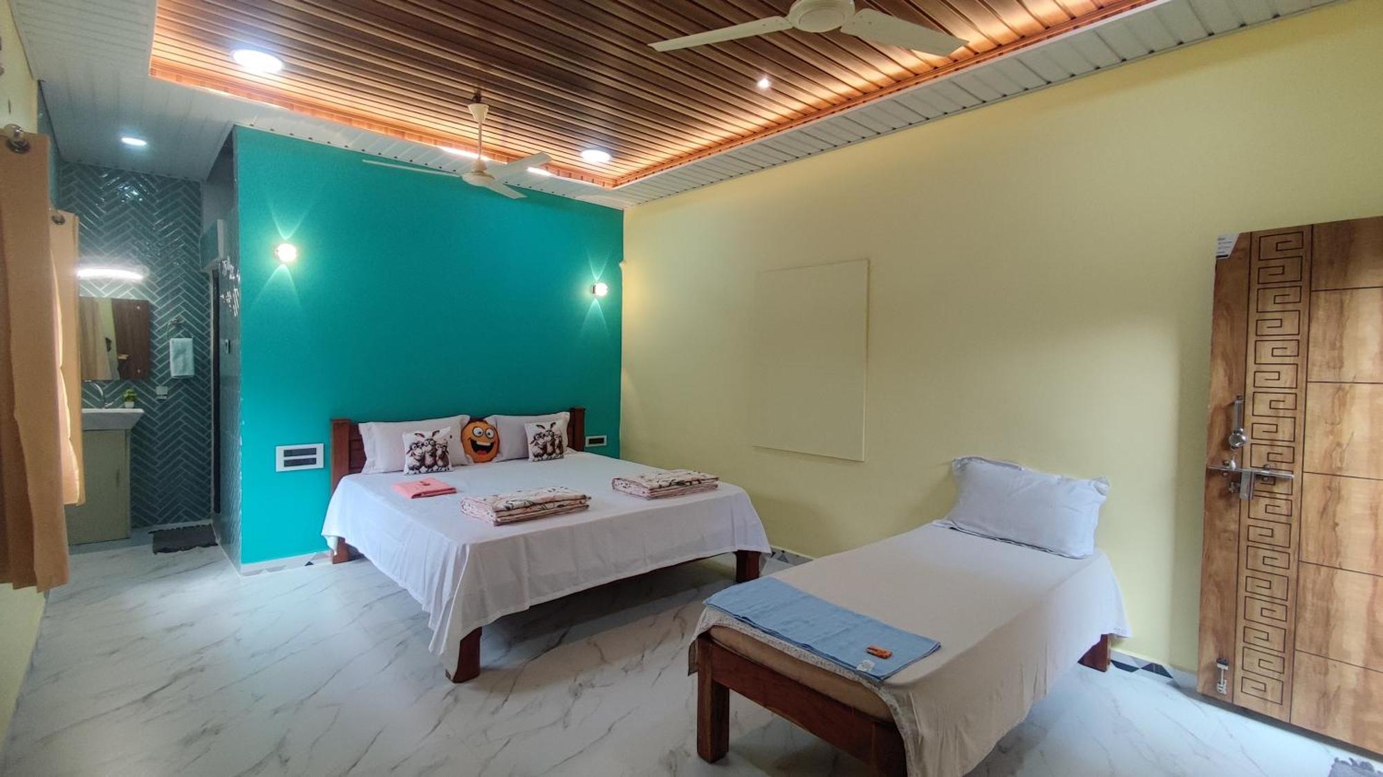 Vaibhav Home Stay Хампи Стая снимка