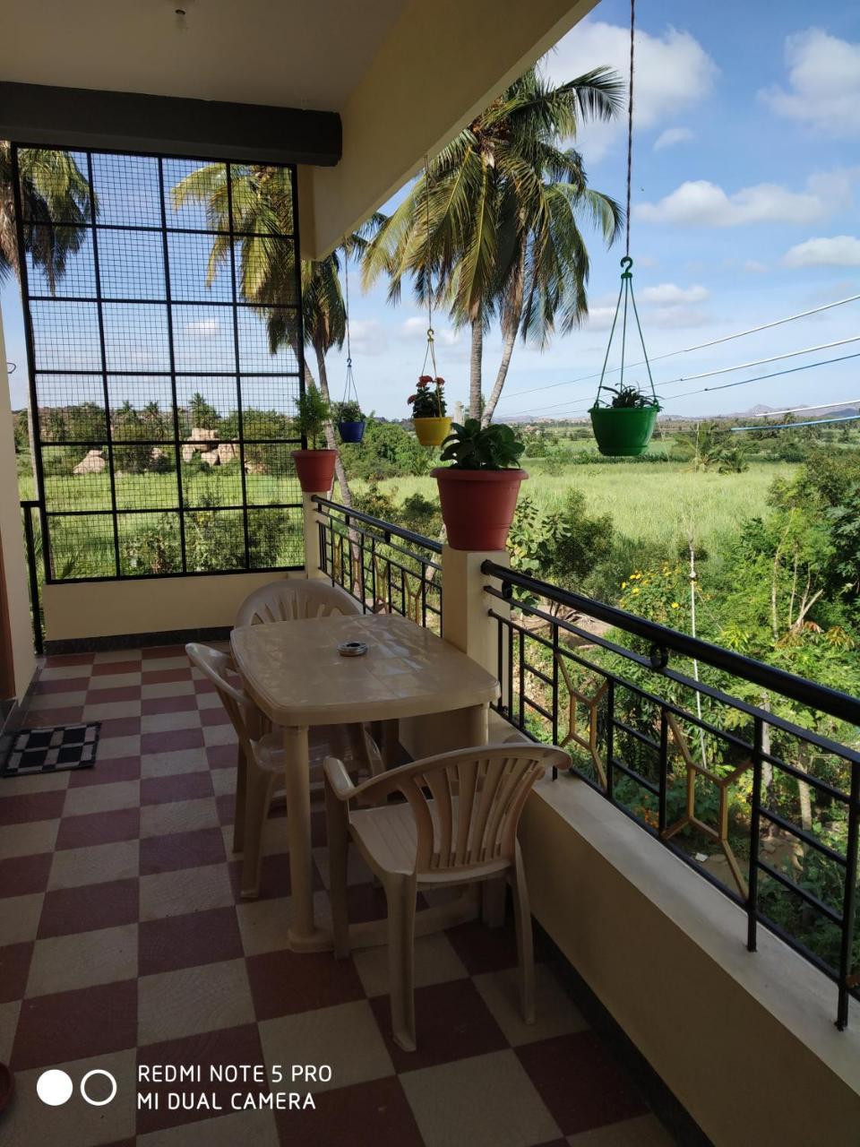 Vaibhav Home Stay Хампи Екстериор снимка